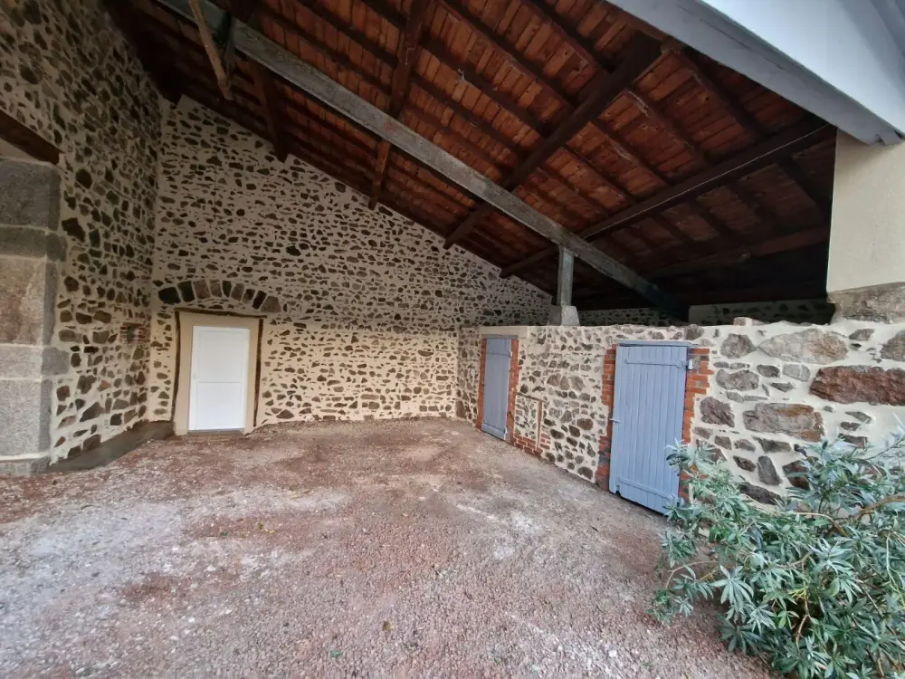 Élévations de murs à Saint-Alban-les-Eaux